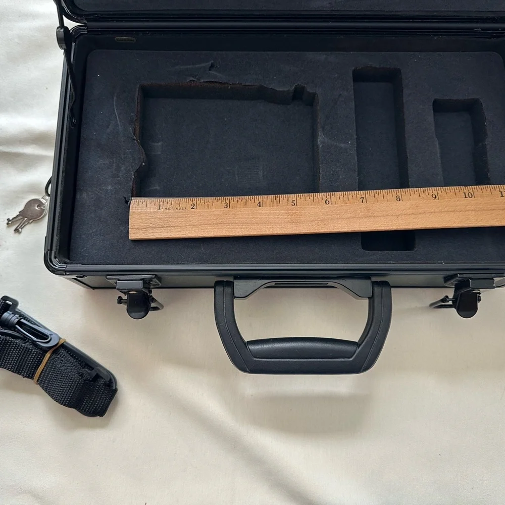 Binocular Case locking with keys and carrying strap padded